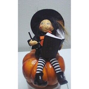 Annalee Witch On Pumpkin Halloween 2007 Spell Book Jack O Lantern 7”